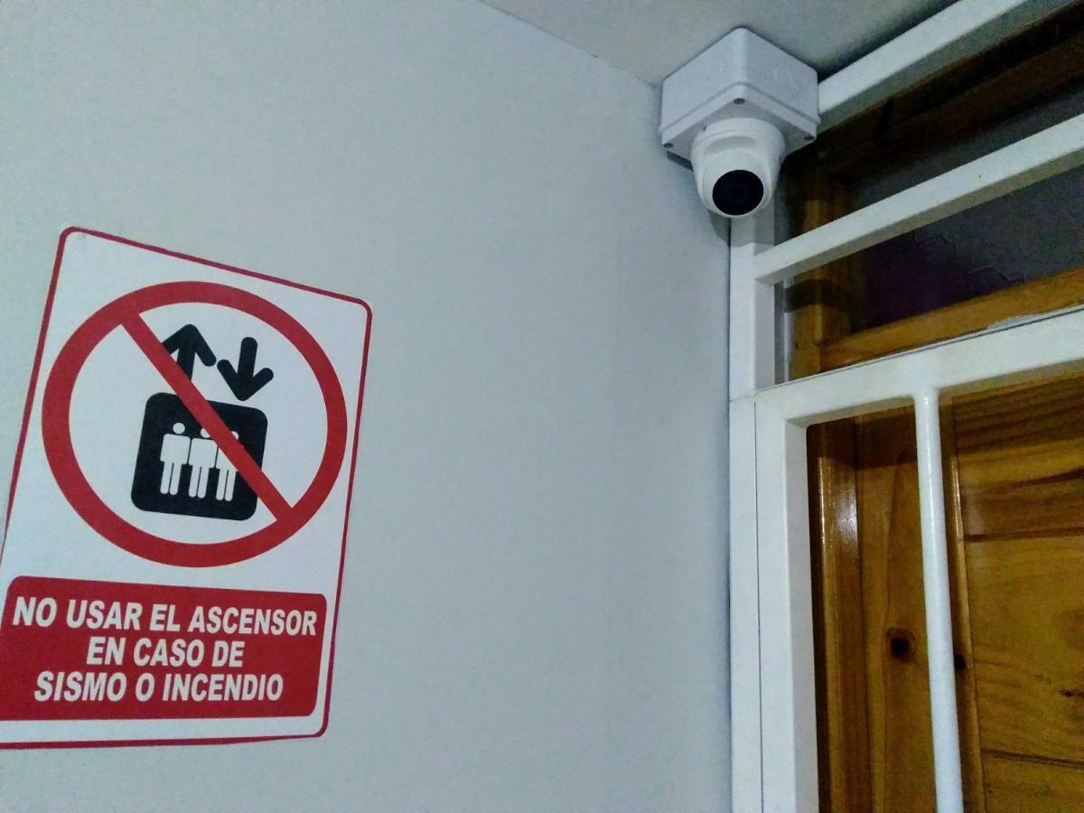 A minutos del centro Con cochera Trujillo Exterior foto